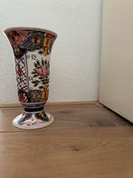 Makkum aardewerk: 2 vazen en pot met deksel, Ophalen