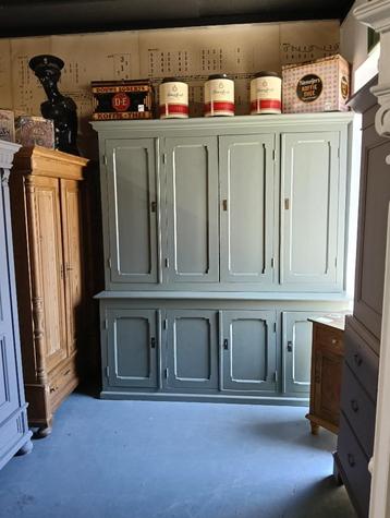Oude kruidenierkast uit Frankrijk/winkelkast/brocante kast beschikbaar voor biedingen