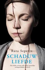 Boek Ruta Sepetys - Schaduwliefde, Ophalen of Verzenden, Zo goed als nieuw