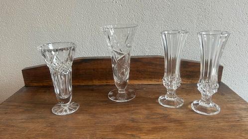 4 kristallen vaasjes, op voet, 2 identieke per stuk vanaf:, Huis en Inrichting, Woonaccessoires | Vazen, Zo goed als nieuw, Overige kleuren