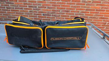 Guru fusion carryall beschikbaar voor biedingen