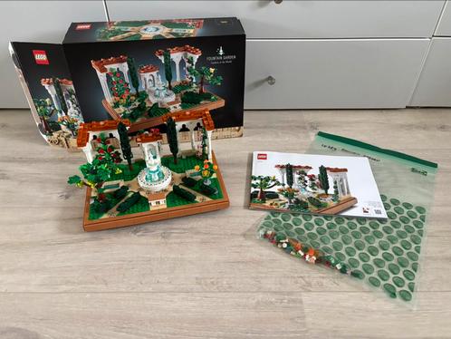 Lego 10359 Fountain Garden, Kinderen en Baby's, Speelgoed | Duplo en Lego, Zo goed als nieuw, Ophalen of Verzenden