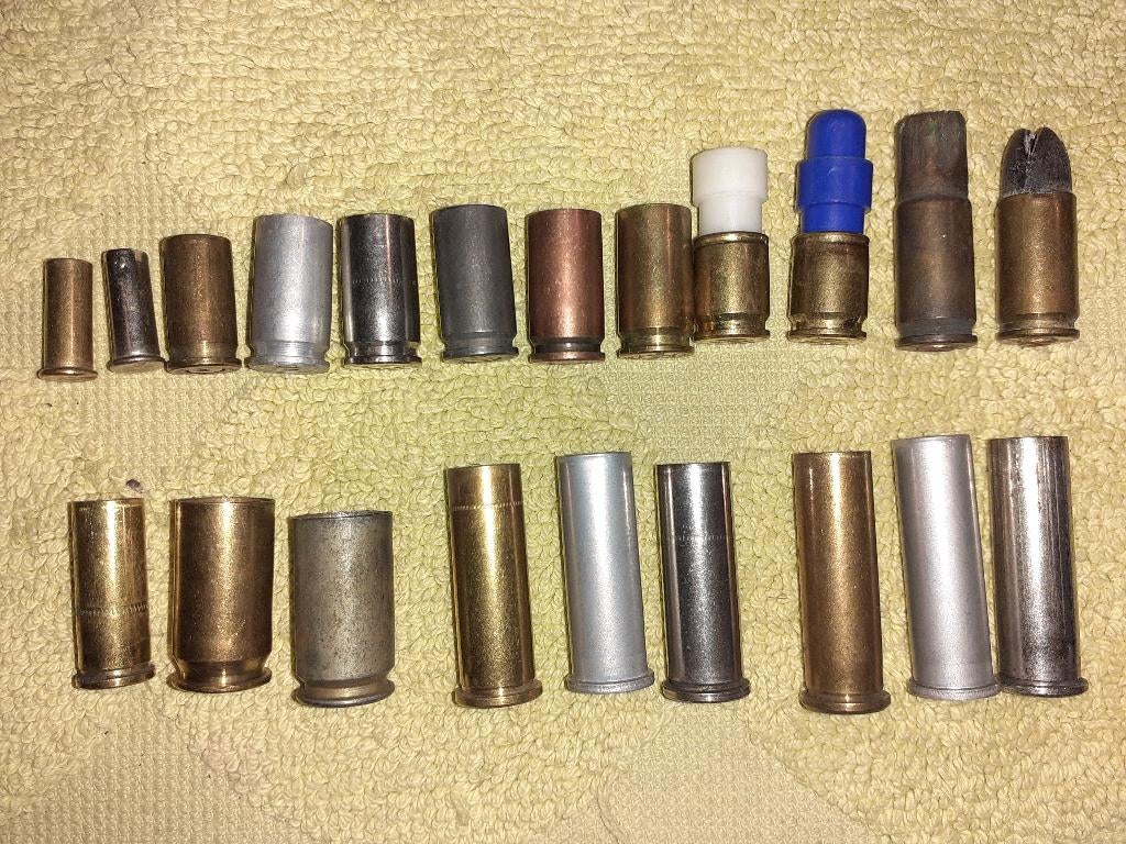 Set 21 verschillende hulzen pistool/revolver(onklaar), Ophalen of Verzenden, Overige soorten, Nederland, Hulzen of Bodemvondsten