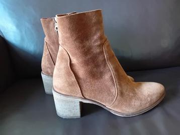 suede enkellaarsjes, cognackleur, maat 41 beschikbaar voor biedingen