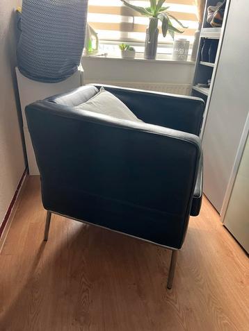Fauteuil zwart z.g.a.n. beschikbaar voor biedingen