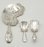 1006. Zilveren natfruitschep en twee suikerschepjes,19e eeuw, Antiek en Kunst, Ophalen of Verzenden, Zilver