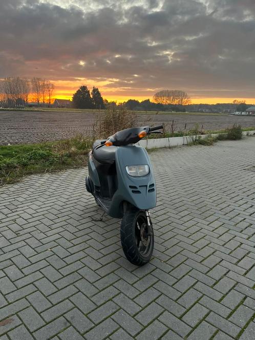 Typhoon 70cc, Fietsen en Brommers, Scooters | Piaggio, Gebruikt, Overige modellen, Tweetakt, Ophalen