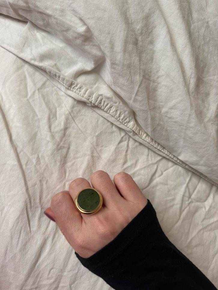 Vintage ring 18 karaat met grote serpentijn maat 18,25, Sieraden, Tassen en Uiterlijk, Ringen, Gebruikt, Dame, 18 tot 19, Goud