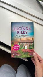 Lucinda Riley - De verborgen belofte, Ophalen, Lucinda Riley, Zo goed als nieuw, Nederland