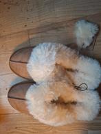 dames pantoffels maat 38/39 suede,  lamswollen voering, Kleding | Dames, Schoenen, Ophalen of Verzenden, Zo goed als nieuw, Overige typen