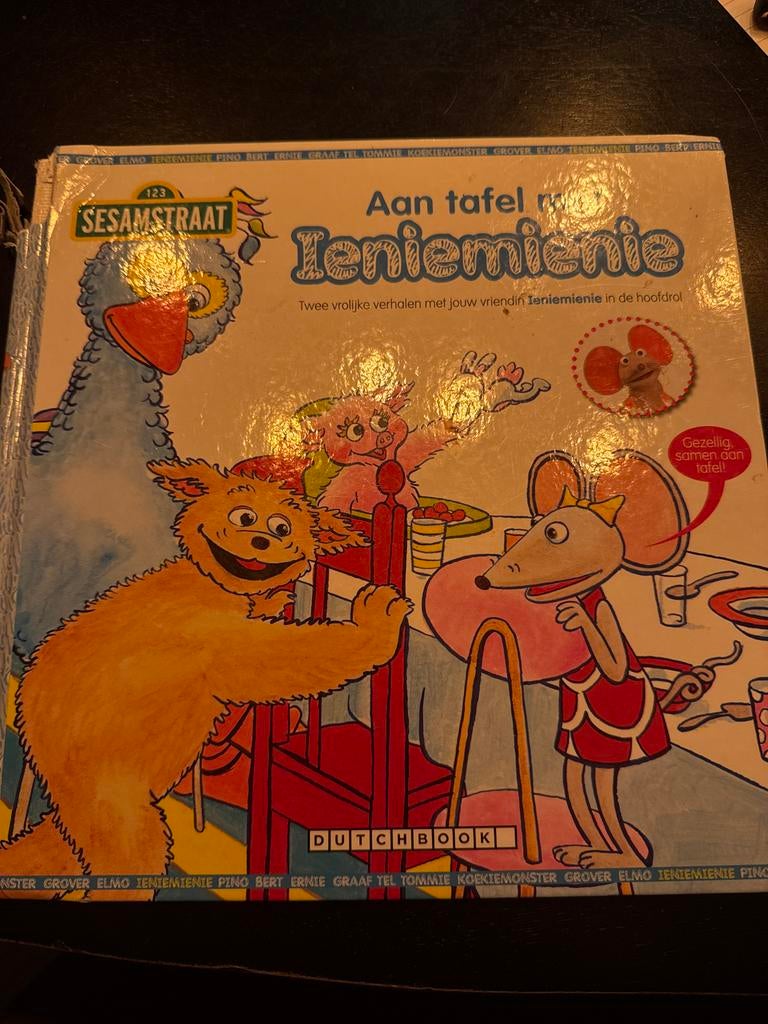 Aan tafel met Ieniemienie - Sesamstraat, Ophalen of Verzenden, Gelezen, Fictie algemeen