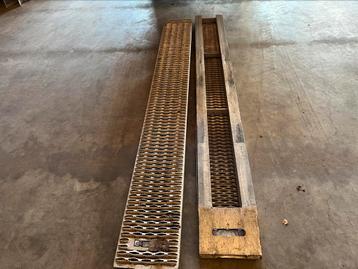 Aluminium oprijplaten rijplaten gebruikt 250x30 Saris 2800kg beschikbaar voor biedingen