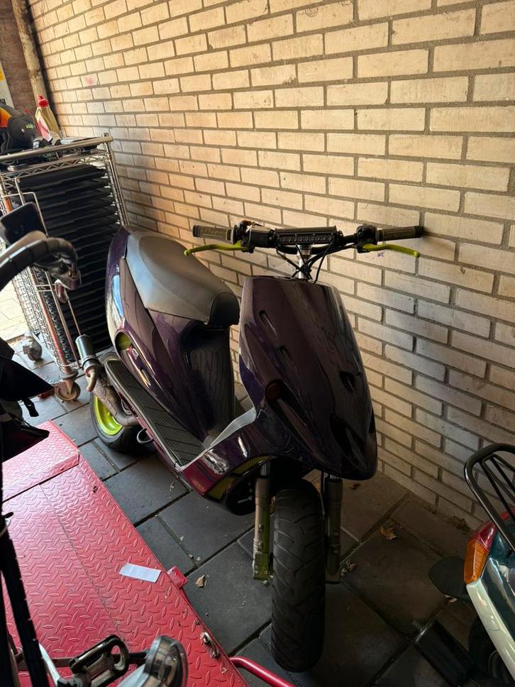 Malaguti f12 custom!! Geel plaat, Fietsen en Brommers, Brommeronderdelen | Algemeen, Overige typen, Ophalen