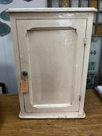 Creme/beige kleurige ophang kast carlotte antiek en brocante, Antiek en Kunst, Ophalen of Verzenden