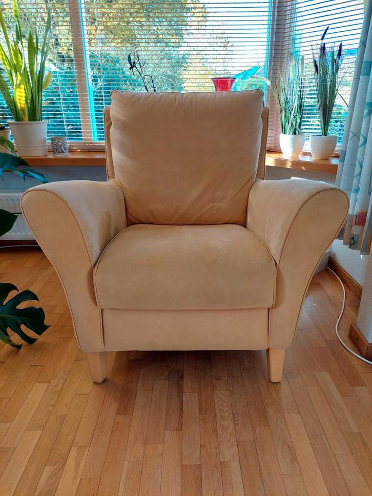 Lichtgele fauteuil - weinig gebruikt, Huis en Inrichting, Fauteuils, Zo goed als nieuw, Hout, Stof, 75 tot 100 cm, Minder dan 75 cm