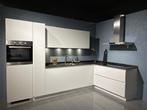 Complete showroom keuken Migot - wit mat, Nieuw, Hoekkeuken, Greeploos, Graniet of Steen