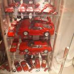 Ferrari verzameling in diverse schalen inclusief vitrine, Hobby en Vrije tijd, Ophalen of Verzenden, Zo goed als nieuw, Auto