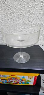 Glazen fruitschaal op voet, Ophalen, Gebruikt