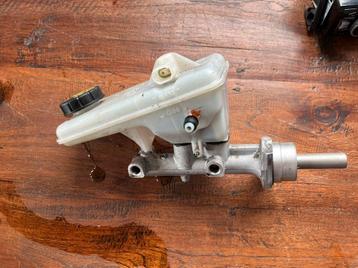 Hoofdremcilinder opel vivaro beschikbaar voor biedingen