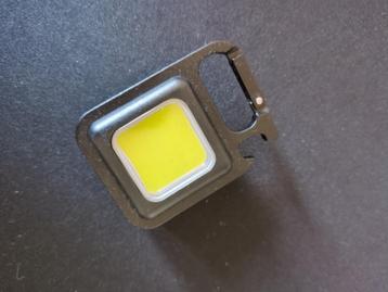 Keychain lampje met magneet beschikbaar voor biedingen