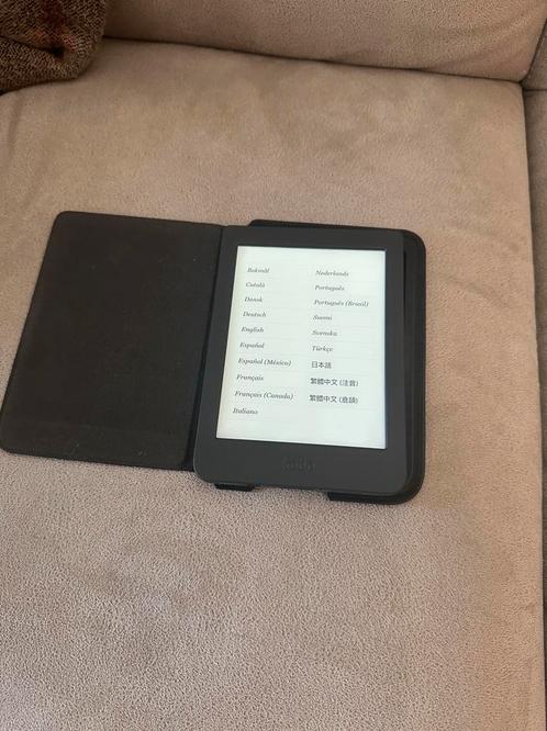 Kobo Nia e-reader met hoesje, Computers en Software, E-readers, Zo goed als nieuw, 6 inch of minder, 8 GB, Touchscreen, Wi-Fi