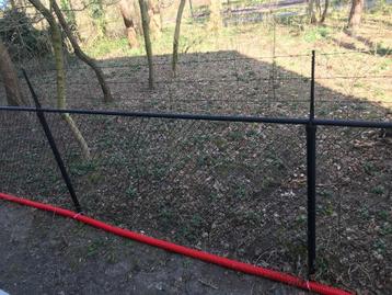Gaashekwerk Heras, met prikkeldraad, hoogte 2 meter. beschikbaar voor biedingen