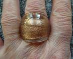 Goudkleurige glinsterende ring van glas, Overige materialen, Verzenden, Zo goed als nieuw, 17 tot 18