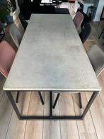 Eettafel met microbeton blad en stalen frame, Huis en Inrichting, Tafels | Eettafels, Ophalen, Gebruikt, 200 cm of meer, 50 tot 100 cm
