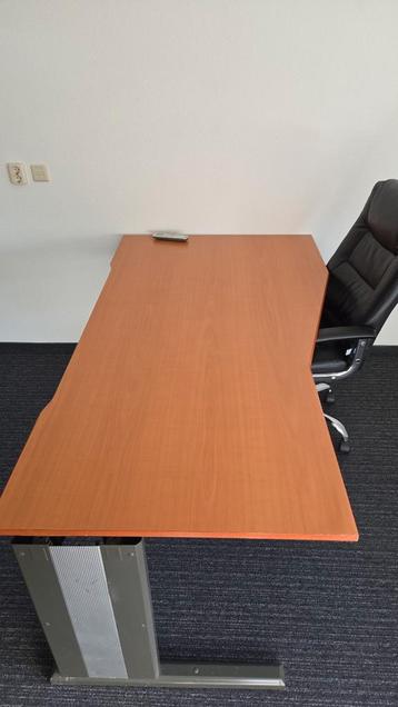 Bureautafel 180x100/80cm - Ruim en Praktisch! beschikbaar voor biedingen