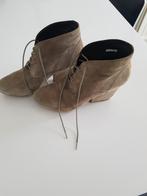 Beige grijze schoenen laarsjes hak veter, Kleding | Dames, Schoenen, Beige, Lage of Enkellaarzen, Ophalen of Verzenden, Zo goed als nieuw