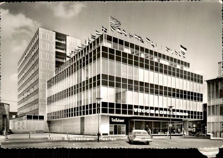 Heerlen - Vroom & Dreesman, Verzamelen, Ansichtkaarten | Nederland, Ongelopen, Limburg, 1940 tot 1960, Ophalen of Verzenden