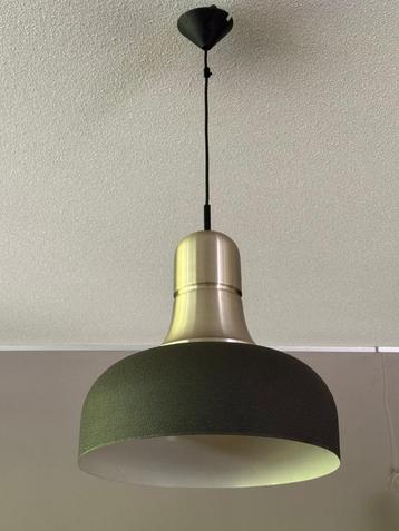 lamp uit 2 delen. met of zonder zwarte rand op te hangen beschikbaar voor biedingen