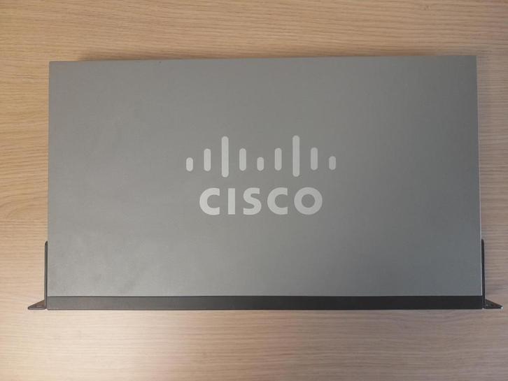 Switch Cisco, Computers en Software, Netwerk switches, Gebruikt, Ophalen of Verzenden