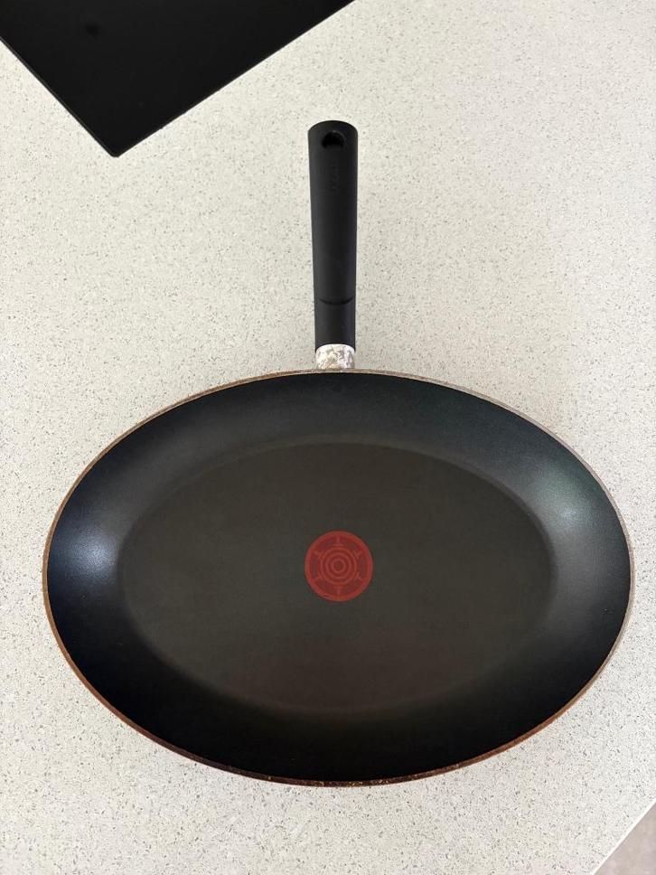 Vispan Tefal, Huis en Inrichting, Keuken | Potten en Pannen, Gebruikt, Koekenpan of Braadpan, Aluminium, Ophalen of Verzenden
