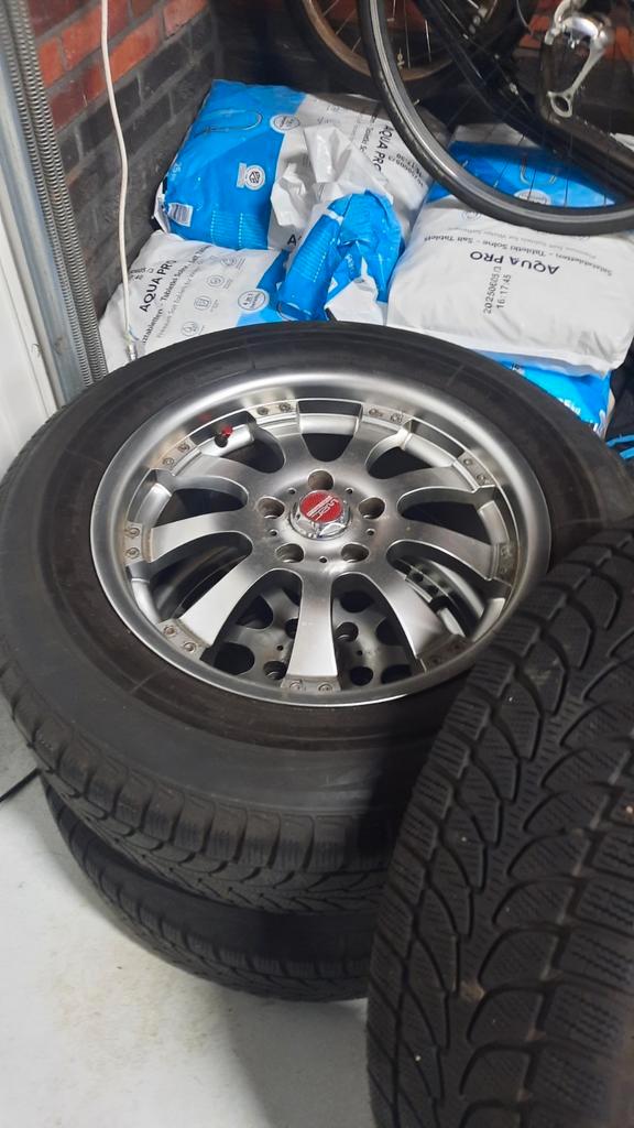 4 Winterbanden velgen toyota rav 4 2010 225 65 17inch, Auto-onderdelen, Banden en Velgen, Banden en Velgen, Winterbanden, 17 inch