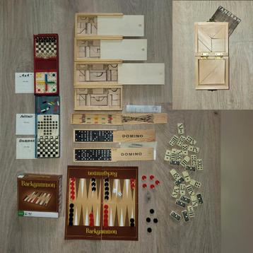 Houten spelletjes en kleine spellen beschikbaar voor biedingen