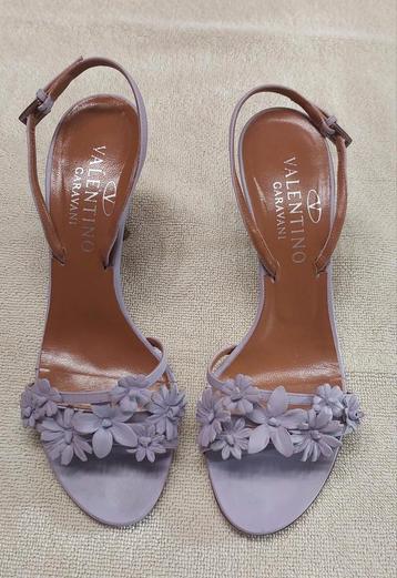 Valentino Garavani Lila Leather Sandal Heels Floral  beschikbaar voor biedingen