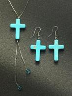 Set metalen ketting en oorbellen met kruisjes, Sieraden, Tassen en Uiterlijk, Oorbellen, Overige materialen, Blauw, Ophalen of Verzenden