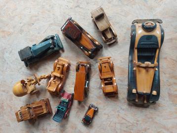 Mooie houten auto's 9 stuks unieke exemplaren beschikbaar voor biedingen