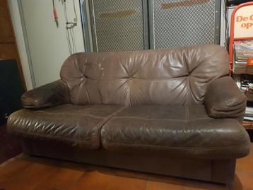 TE KOOP SUPER DEGELIJKE KALFSLEREN ZITBANK 1.50 BIJ 0.90 beschikbaar voor biedingen