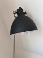 Industriële Vloerlamp – Zwart Metaal, Huis en Inrichting, Lampen | Vloerlampen, Ophalen, Zo goed als nieuw, Metaal, 150 tot 200 cm