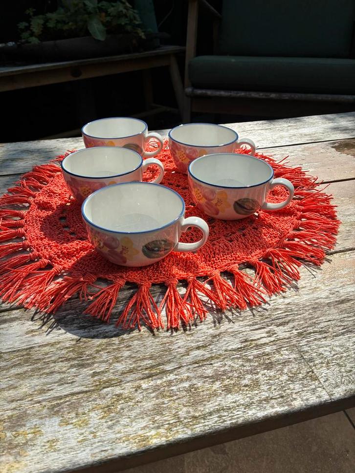 Vintage johnson brothers Theekopjes - Made in England, Huis en Inrichting, Keuken | Servies, Gebruikt, Kop(pen) en/of Schotel(s)