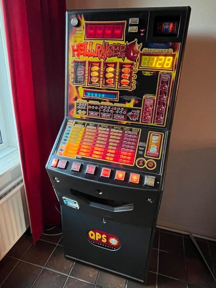 Hellraiser gokkast inclusief sleutels en handleiding, Verzamelen, Automaten | Gokkasten en Fruitautomaten, Gebruikt, Euro, Met sleutels