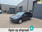Ford Focus Wagon 1.8 Titanium Flexi Fuel 1e EIGENAAR DEALER, Auto's, Gebruikt, 4 cilinders, Grijs, Euro 4
