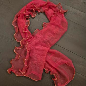Roze Sjaaltje met Gouden Details. Nieuw beschikbaar voor biedingen