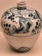 Oude Aziatische vaas met zee decor vissen, Antiek en Kunst, Ophalen of Verzenden