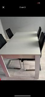 Witte eettafel + 4 zwarte stoelen, Huis en Inrichting, Complete inboedels, Ophalen