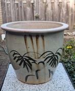 Mooie Plantenbak, hoog model,   geglazuurd met bamboe decor, Tuin en Terras, Bloempotten, Steen, Gebruikt, Rond, Tuin
