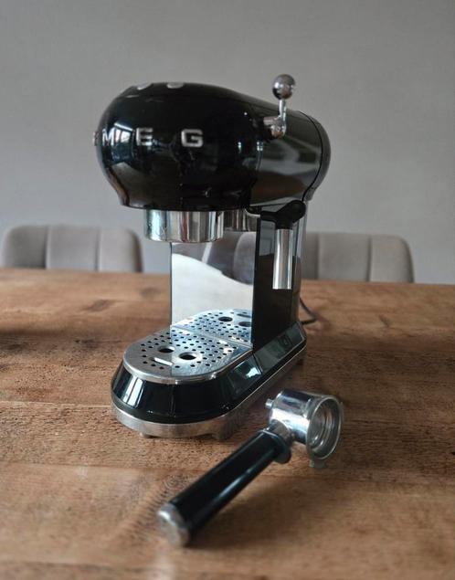 SMEG Espressomachine – Retro design, heerlijke koffie!, Witgoed en Apparatuur, Koffiezetapparaten, Gebruikt, Espresso apparaat