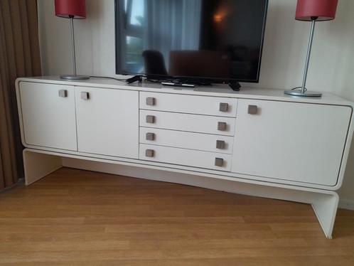 Vintage jaren 70 dressoir. Space Age stijl., Huis en Inrichting, Kasten | Dressoirs, Zo goed als nieuw, 200 cm of meer, 25 tot 50 cm